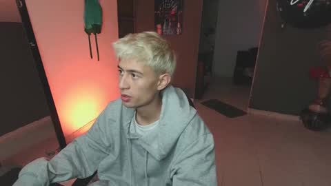 mattias     online show from March 10, 1:01 am