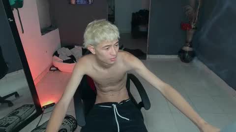 mattias     online show from March 10, 6:23 pm