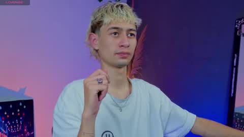 mattias     online show from December 2, 5:46 am