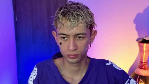 mattias     online show from April 13, 2:17 am