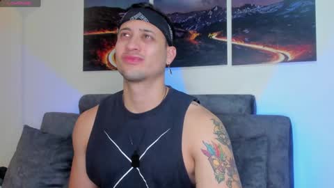 Snapshot of mattsaill_ chatting on February 3, 10:58 am mattsaill_ online show from February 3, 10:58 am