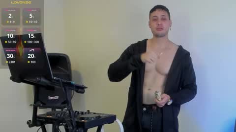 Snapshot of mattsaill_ chatting on September 11, 2:00 am mattsaill_ online show from September 11, 2:00 am