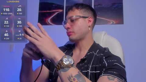 Snapshot of mattsaill_ chatting on October 22, 9:42 am mattsaill_ online show from October 22, 9:42 am