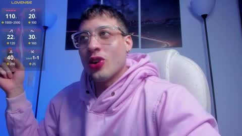 Snapshot of mattsaill_ chatting on October 25, 2:41 am mattsaill_ online show from October 25, 2:41 am