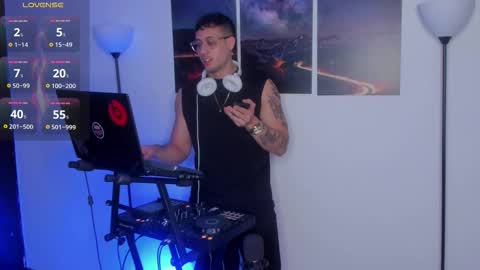 Snapshot of mattsaill_ chatting on November 7, 11:38 pm mattsaill_ online show from November 7, 11:38 pm