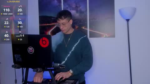 Snapshot of mattsaill_ chatting on November 17, 6:52 am mattsaill_ online show from November 17, 6:52 am