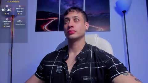 Snapshot of mattsaill_ chatting on November 23, 2:22 am mattsaill_ online show from November 23, 2:22 am