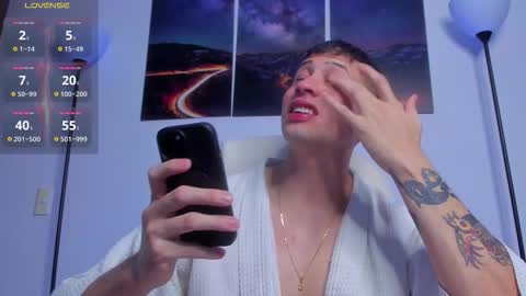 Snapshot of mattsaill_ chatting on December 2, 12:43 pm mattsaill_ online show from December 2, 12:43 pm