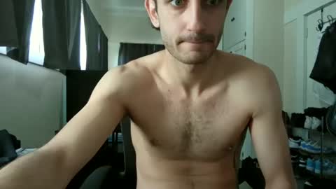 Snapshot of mattsroom123 chatting on February 11, 11:01 pm mattsroom123 online show from February 11, 11:01 pm