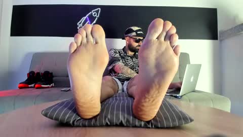 Snapshot of mattxfeet chatting on December 31, 8:56 pm Matt online show from December 31, 8:56 pm