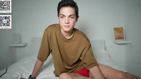 Snapshot of mattyaiden chatting on May 8, 5:51 pm Matty Aiden online show from May 8, 5:51 pm