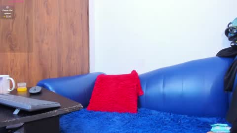 Lucy online show from May 27, 4:42 am