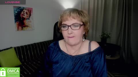 Snapshot of mature_blonde7 chatting on January 18, 3:49 pm Lana online show from January 18, 3:49 pm