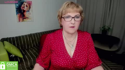 Snapshot of mature_blonde7 chatting on January 21, 1:43 pm Lana online show from January 21, 1:43 pm