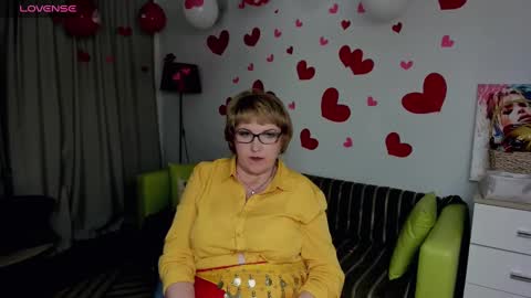 Snapshot of mature_blonde7 chatting on February 7, 7:06 pm Lana online show from February 7, 7:06 pm