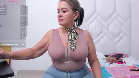 ISABEL online show from November 22, 8:08 pm