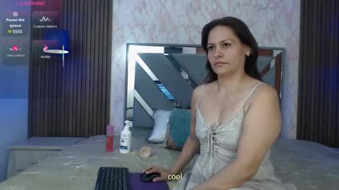 mature_victoriaa online show from October 19, 12:06 pm