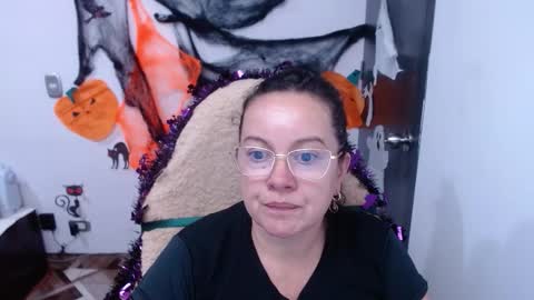 Snapshot of mature_wolf chatting on October 30, 8:53 pm Sonia online show from October 30, 8:53 pm