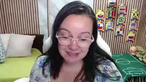 Snapshot of mature_wolf chatting on June 22, 9:23 pm Sonia online show from June 22, 9:23 pm