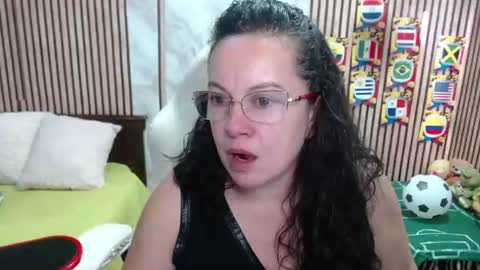 Snapshot of mature_wolf chatting on June 23, 9:02 pm Sonia online show from June 23, 9:02 pm