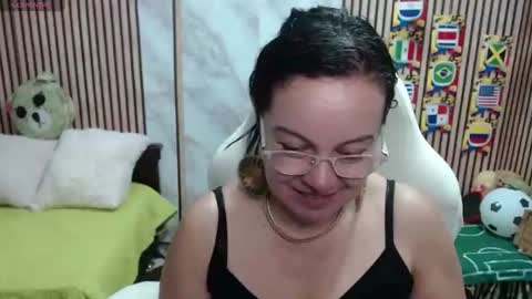 Snapshot of mature_wolf chatting on July 8, 5:17 pm Sonia online show from July 8, 5:17 pm