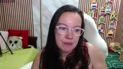 Snapshot of mature_wolf chatting on July 14, 10:04 pm Sonia online show from July 14, 10:04 pm