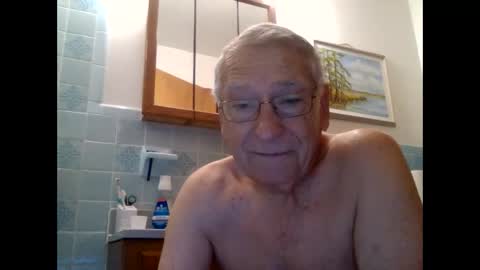 Snapshot of maturecouple1954 chatting on September 18, 11:29 pm SXECPL55 at G mail Dot Com online show from September 18, 11:29 pm