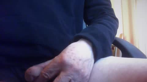 Snapshot of maturedaddi chatting on February 19, 4:14 pm Maturedaddi online show from February 19, 4:14 pm