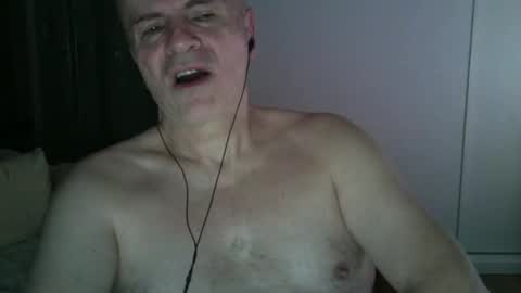 Snapshot of maturehotman chatting on January 30, 7:59 pm maturehotman online show from January 30, 7:59 pm