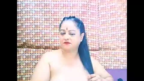Snapshot of matureindian654u chatting on May 14, 9:38 am matureindian654u online show from May 14, 9:38 am