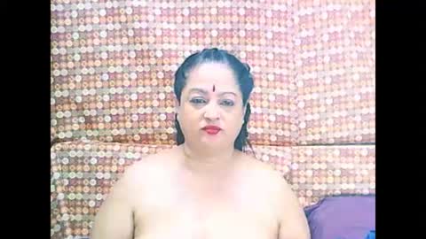 Snapshot of matureindian654u chatting on May 18, 8:58 pm matureindian654u online show from May 18, 8:58 pm