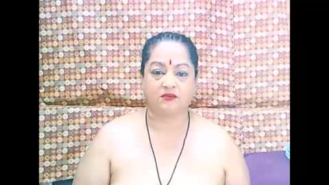 Snapshot of matureindian654u chatting on June 1, 1:24 pm matureindian654u online show from June 1, 1:24 pm