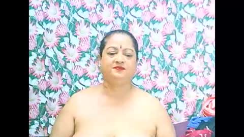 Snapshot of matureindian654u chatting on June 12, 10:47 am matureindian654u online show from June 12, 10:47 am