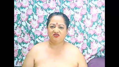 Snapshot of matureindian654u chatting on June 14, 5:04 pm matureindian654u online show from June 14, 5:04 pm