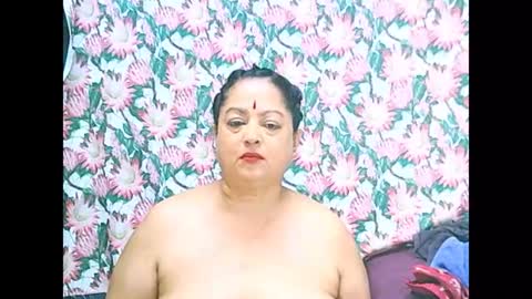 Snapshot of matureindian654u chatting on June 24, 12:26 pm matureindian654u online show from June 24, 12:26 pm