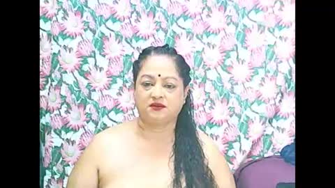 Snapshot of matureindian654u chatting on June 27, 6:57 pm matureindian654u online show from June 27, 6:57 pm