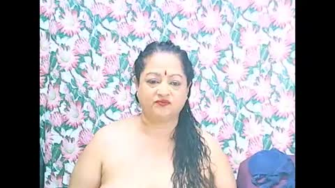 Snapshot of matureindian654u chatting on June 28, 2:01 pm matureindian654u online show from June 28, 2:01 pm
