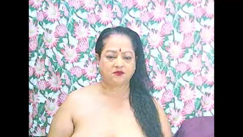 Snapshot of matureindian654u chatting on June 30, 1:23 pm matureindian654u online show from June 30, 1:23 pm