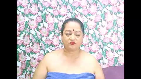 Snapshot of matureindian654u chatting on July 5, 5:09 pm matureindian654u online show from July 5, 5:09 pm