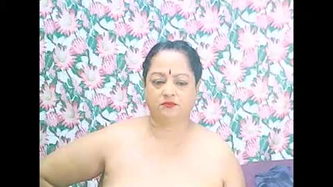 Snapshot of matureindian654u chatting on July 6, 7:38 pm matureindian654u online show from July 6, 7:38 pm