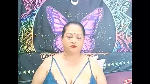 Snapshot of matureindian654u chatting on July 11, 6:10 pm matureindian654u online show from July 11, 6:10 pm