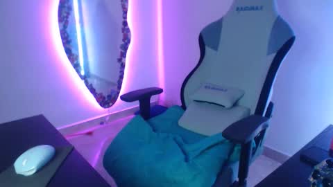 Mau and Lauren online show from March 17, 11:41 pm