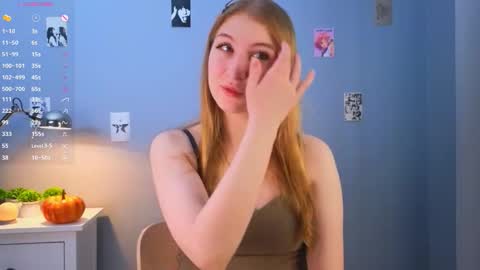 Snapshot of maureencoombs chatting on October 31, 4:13 am maureencoombs online show from October 31, 4:13 am