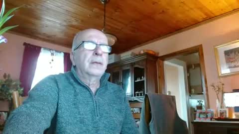 Snapshot of mauriceandre chatting on February 13, 2:20 pm Maurice online show from February 13, 2:20 pm