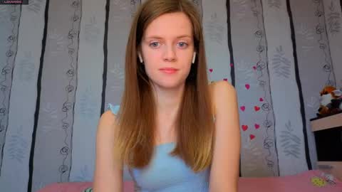 Snapshot of maurineneverman chatting on June 1, 8:05 am Lucy online show from June 1, 8:05 am