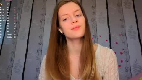 Snapshot of maurineneverman chatting on June 5, 8:09 am Lucy online show from June 5, 8:09 am