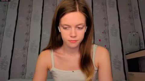 Snapshot of maurineneverman chatting on June 18, 8:03 am Lucy online show from June 18, 8:03 am