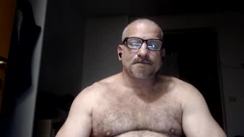 mauro1971 online show from April 28, 2:27 am