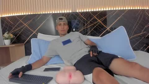 Snapshot of mauro_boy chatting on May 30, 8:28 pm mauro_boy online show from May 30, 8:28 pm