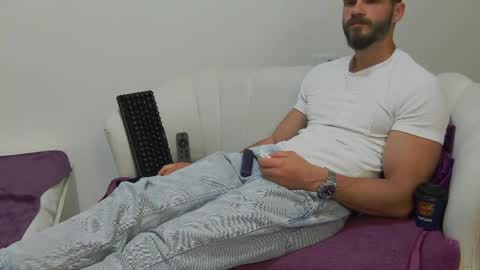 mauro_real_man online show from May 3, 6:47 pm